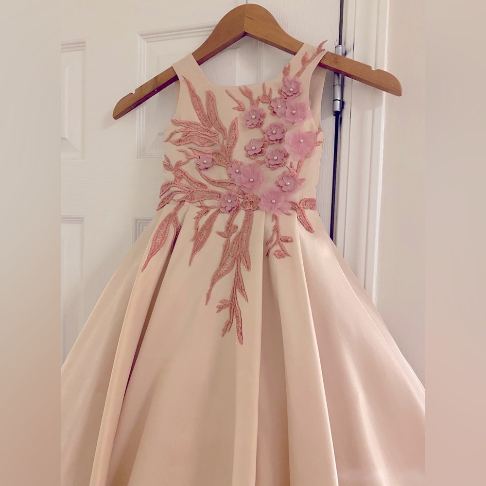Dress - Picture 2 of 4